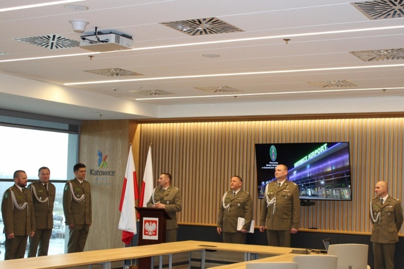 Zdjęcie w galerii na portalu naszraciborz.pl: Zmiany kadrowe w Śląskim Oddziale Straży Granicznej w Raciborzu wiadomości z regionu