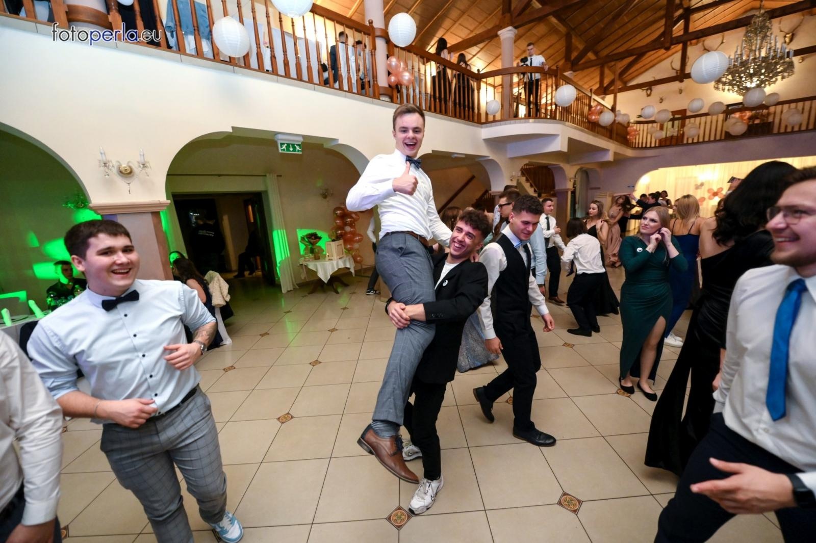 Zdjęcie w galerii na portalu naszraciborz.pl: Tak się bawi raciborski Ekonomik [FOTO i WIDEO] wiadomości z regionu