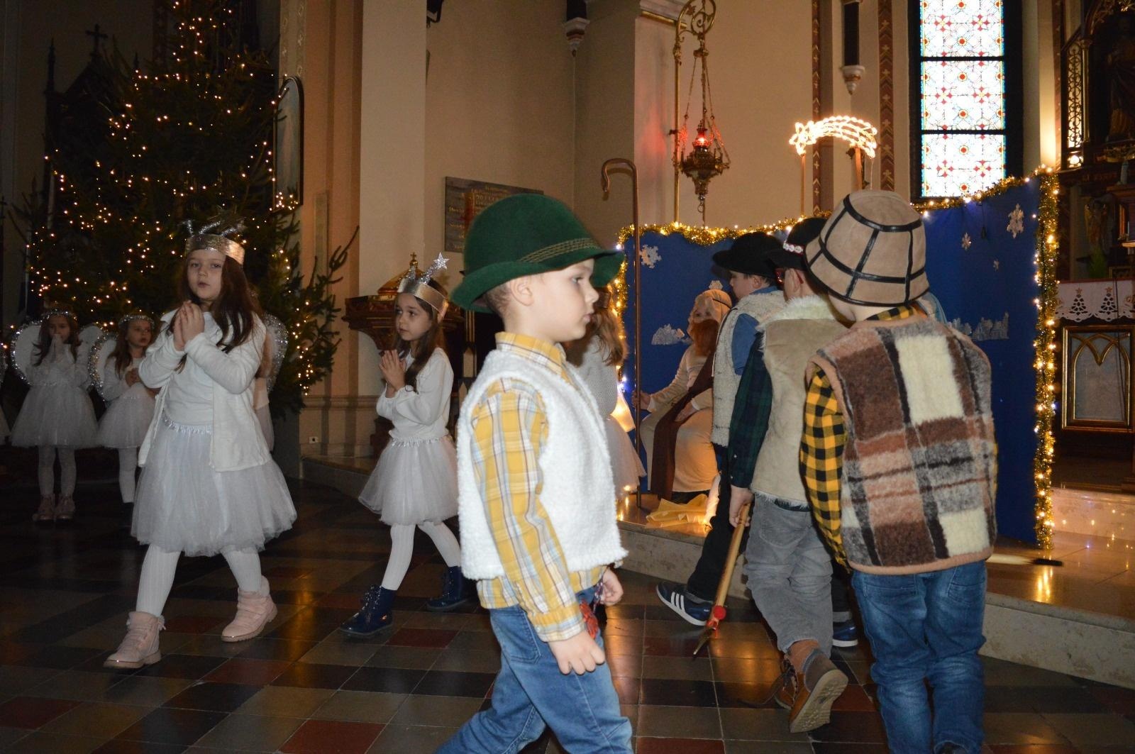 Zdjęcie w galerii na portalu naszraciborz.pl: Witaj Jezu ukochany. Przedszkolaki z Rudnika pokazały jasełka wiadomości z regionu