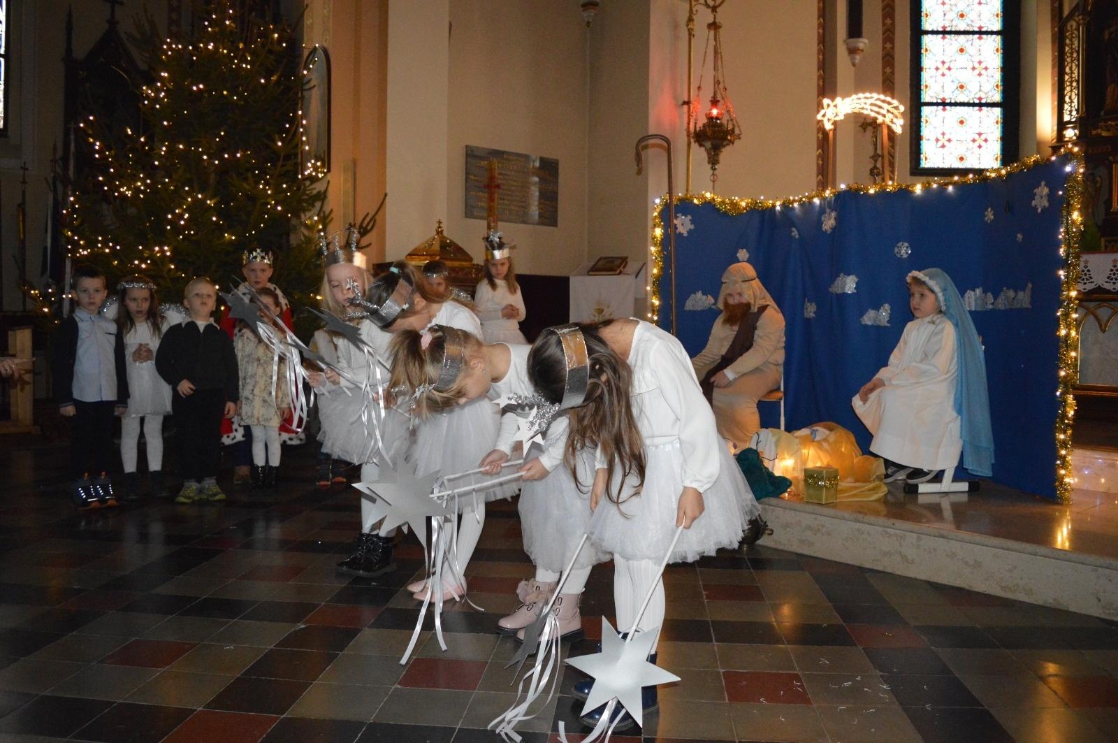 Zdjęcie w galerii na portalu naszraciborz.pl: Witaj Jezu ukochany. Przedszkolaki z Rudnika pokazały jasełka wiadomości z regionu