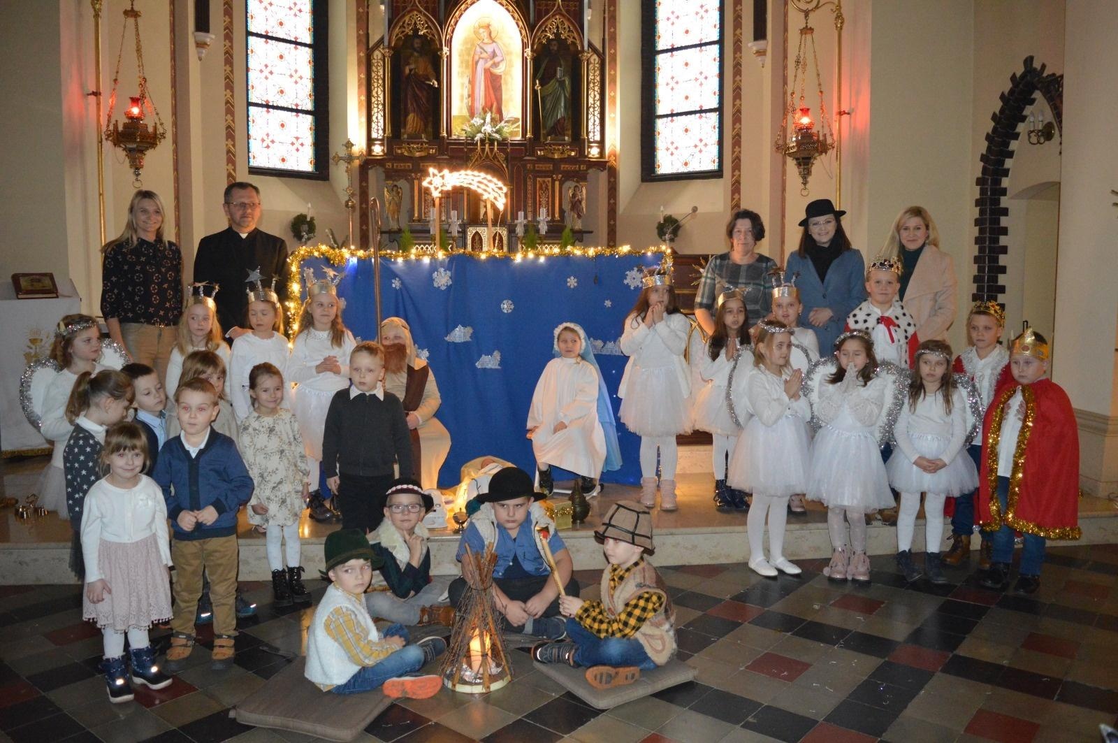 Zdjęcie w galerii na portalu naszraciborz.pl: Witaj Jezu ukochany. Przedszkolaki z Rudnika pokazały jasełka wiadomości z regionu