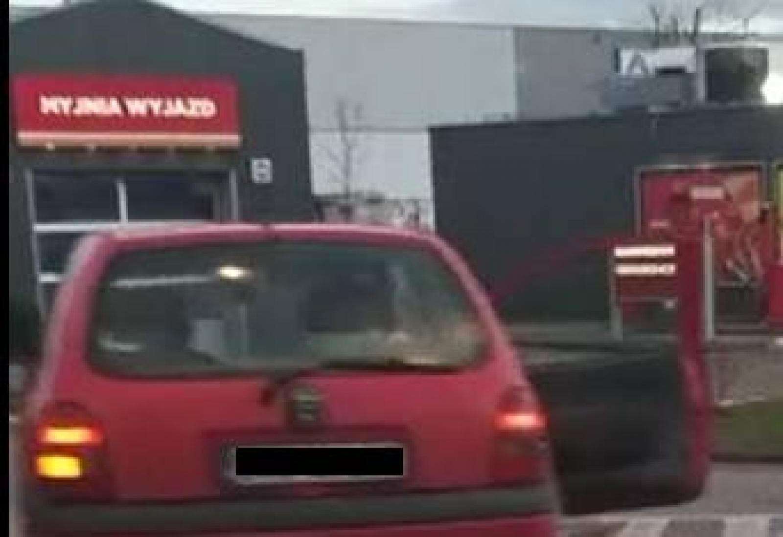 Zdjęcie w galerii na portalu naszraciborz.pl: Niebezpieczne zachowanie kierowcy opla na moście Zamkowym wiadomości z regionu