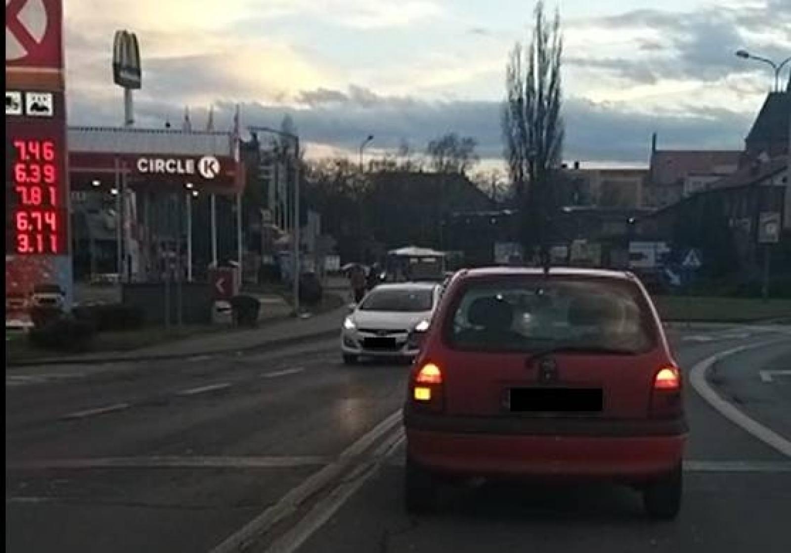 Zdjęcie w galerii na portalu naszraciborz.pl: Niebezpieczne zachowanie kierowcy opla na moście Zamkowym wiadomości z regionu