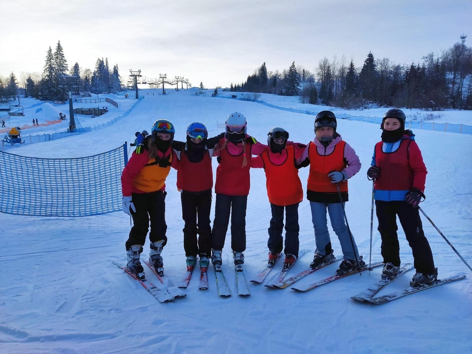 Zdjęcie w galerii na portalu naszraciborz.pl: Młodzi mieszkańcy gminy Krzyżanowice szusowali po stokach wiadomości z regionu