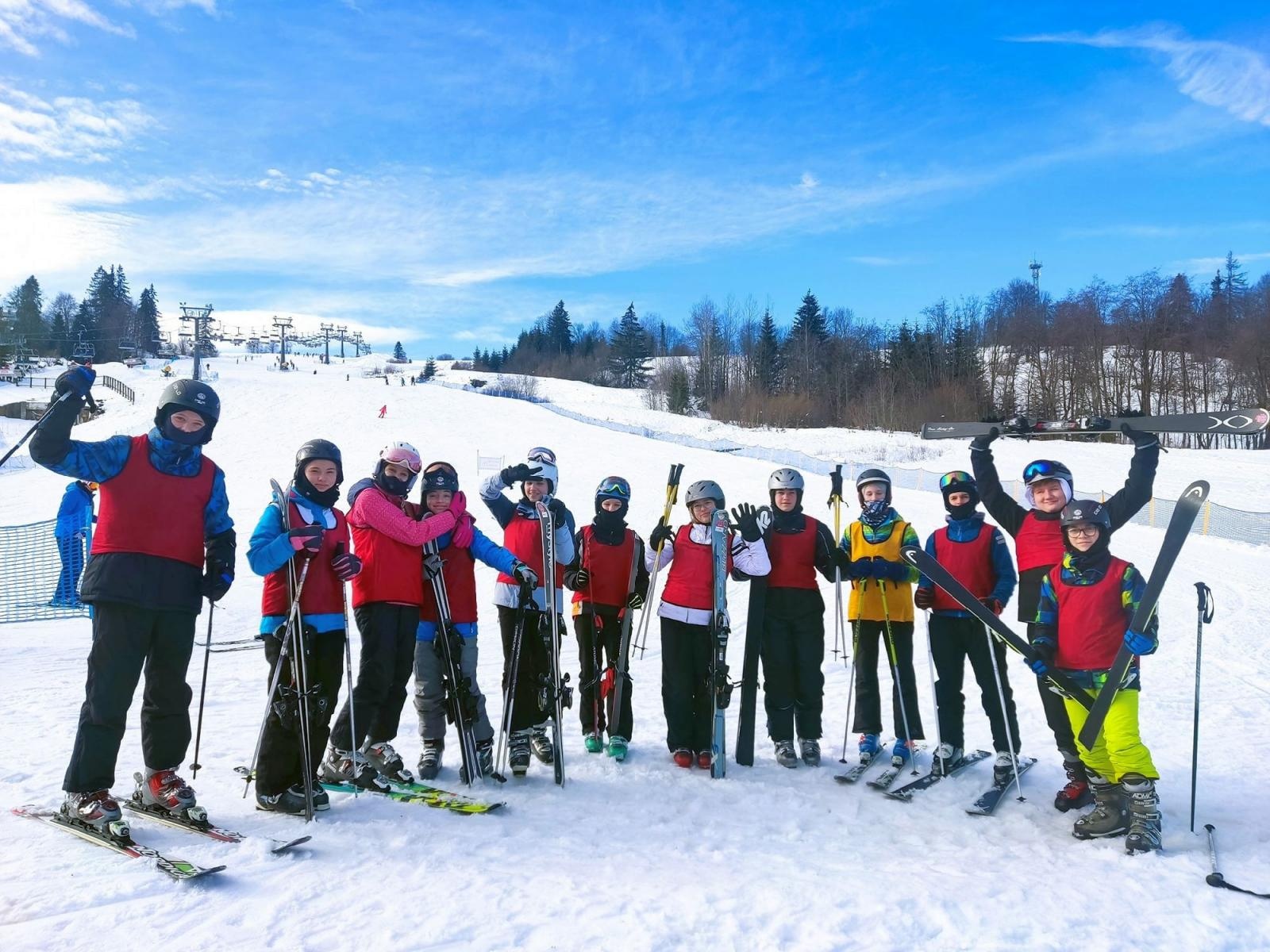 Zdjęcie w galerii na portalu naszraciborz.pl: Młodzi mieszkańcy gminy Krzyżanowice szusowali po stokach wiadomości z regionu