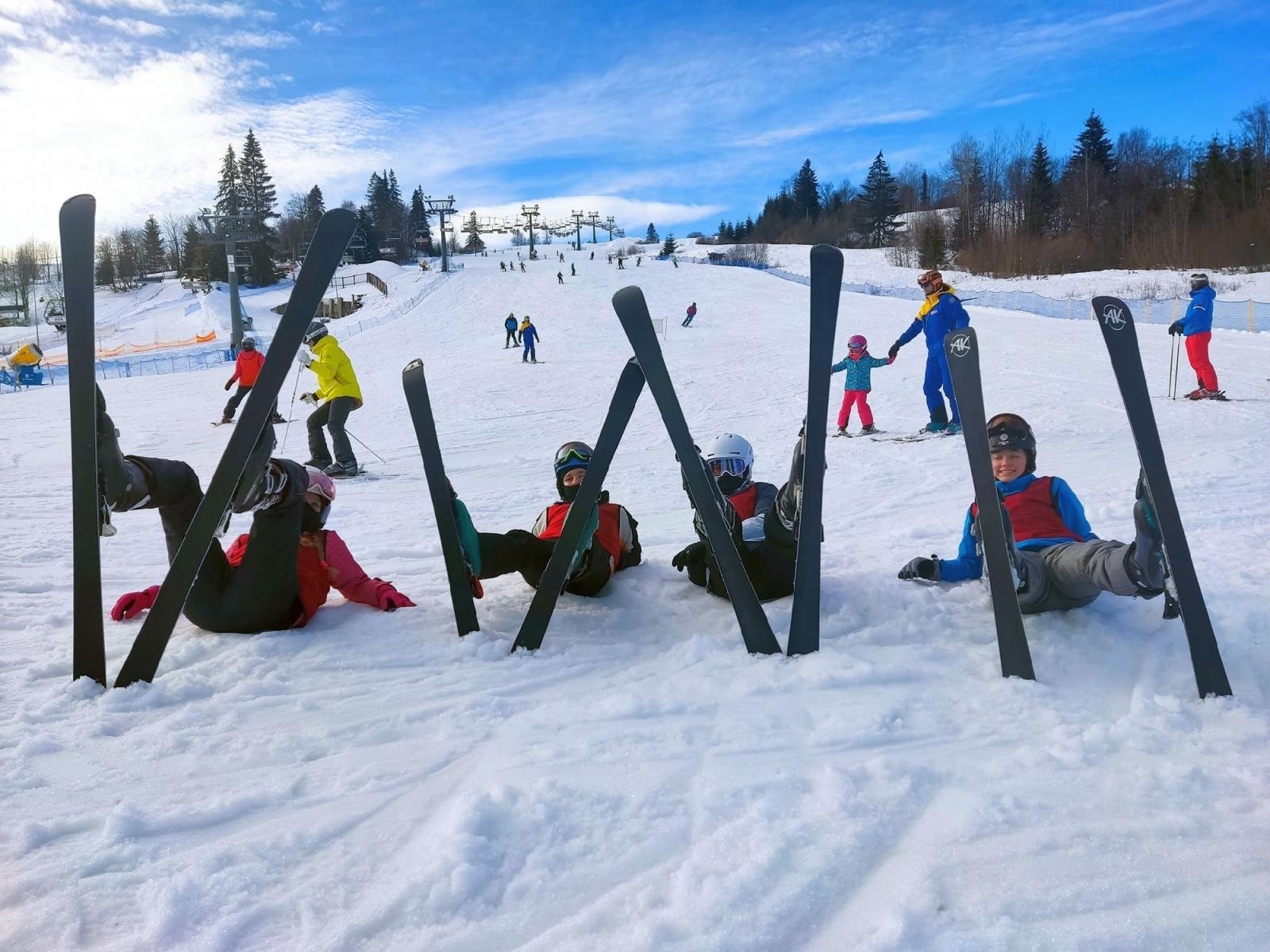 Zdjęcie w galerii na portalu naszraciborz.pl: Młodzi mieszkańcy gminy Krzyżanowice szusowali po stokach wiadomości z regionu