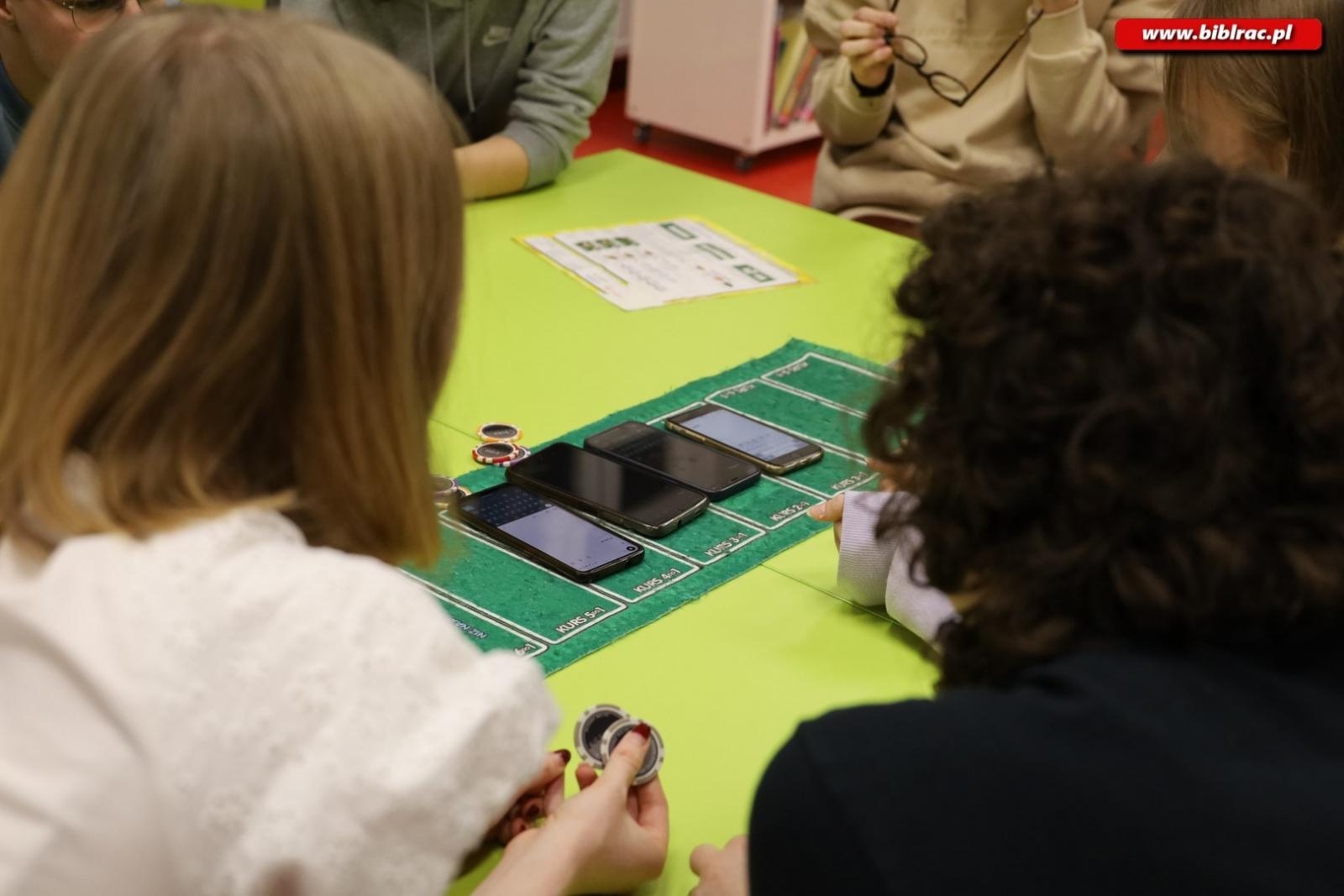 Zdjęcie w galerii na portalu naszraciborz.pl: Noc z grami bez prądu. Rywalizacja do białego rana wiadomości z regionu