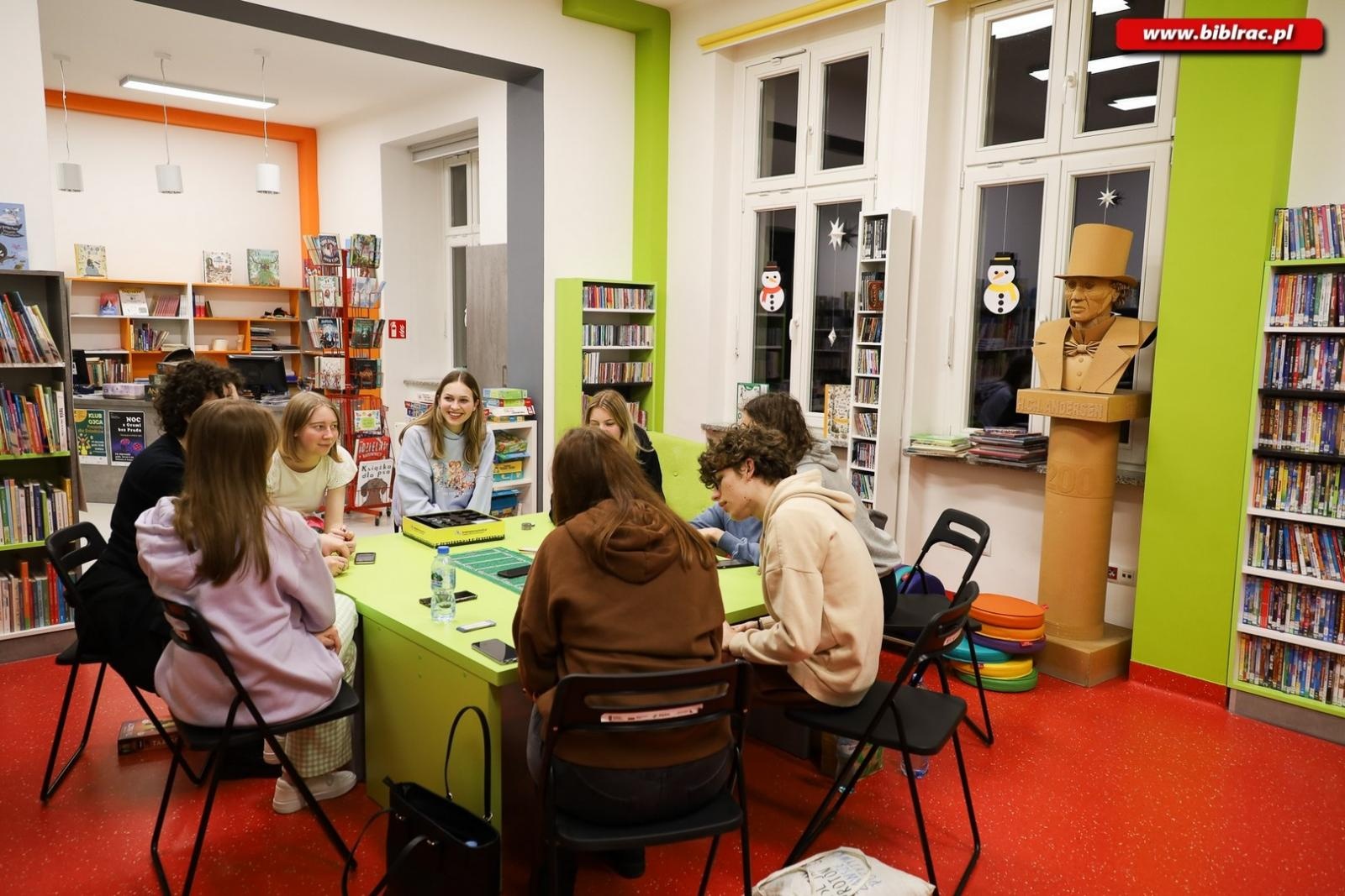 Zdjęcie w galerii na portalu naszraciborz.pl: Noc z grami bez prądu. Rywalizacja do białego rana wiadomości z regionu