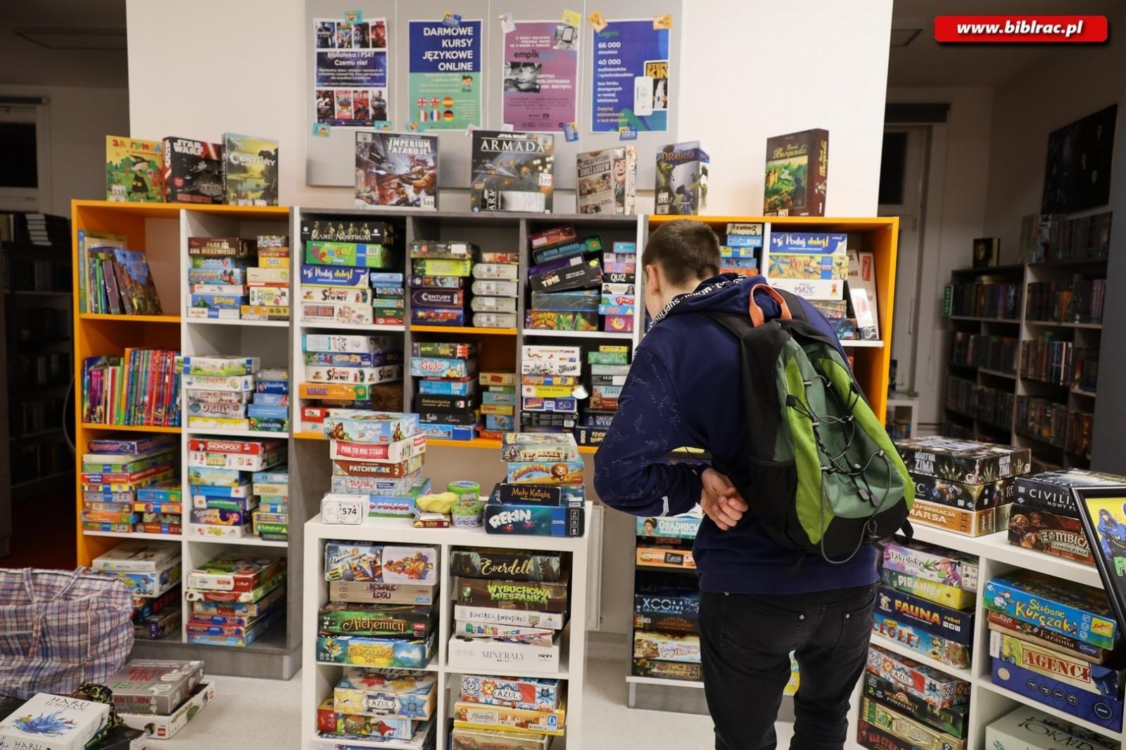 Zdjęcie w galerii na portalu naszraciborz.pl: Noc z grami bez prądu. Rywalizacja do białego rana wiadomości z regionu