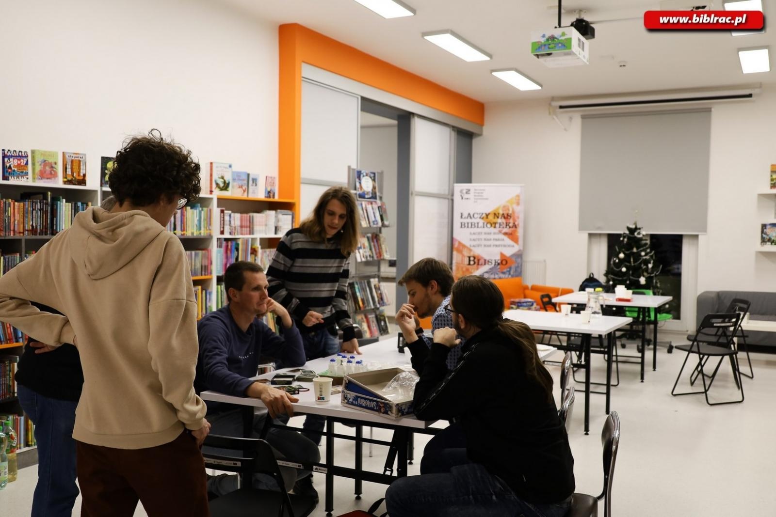 Zdjęcie w galerii na portalu naszraciborz.pl: Noc z grami bez prądu. Rywalizacja do białego rana wiadomości z regionu