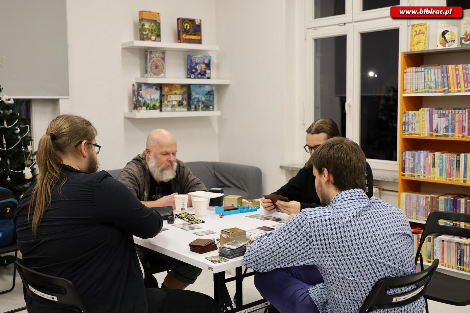 Zdjęcie w galerii na portalu naszraciborz.pl: Noc z grami bez prądu. Rywalizacja do białego rana wiadomości z regionu