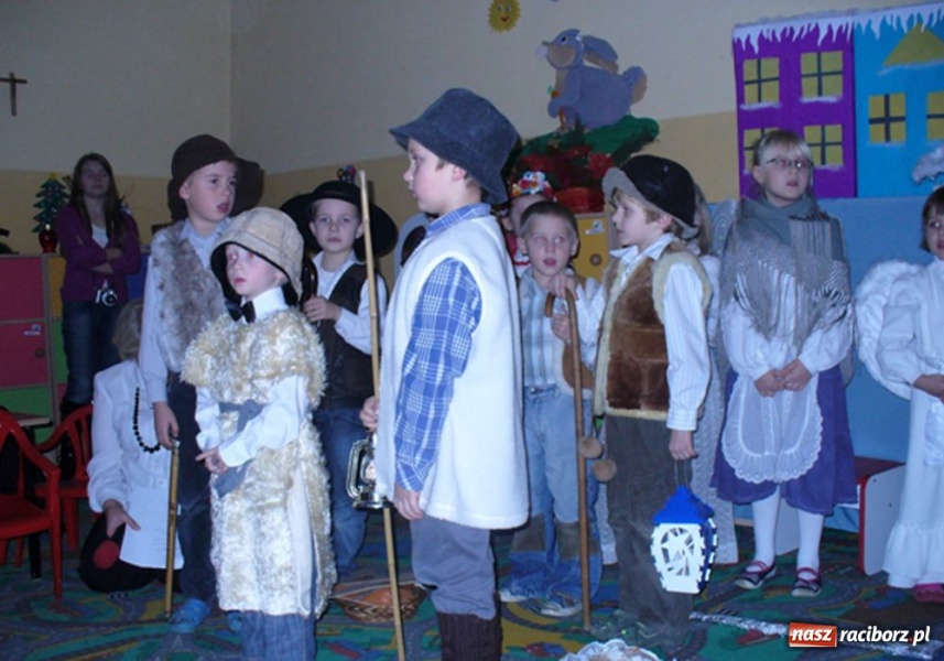 Zdjęcie w galerii na portalu naszraciborz.pl: Przedszkolne jasełka w Brzeziu wiadomości z regionu