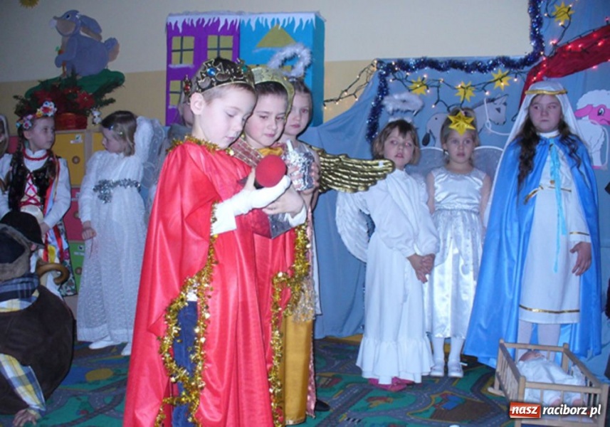 Zdjęcie w galerii na portalu naszraciborz.pl: Przedszkolne jasełka w Brzeziu wiadomości z regionu