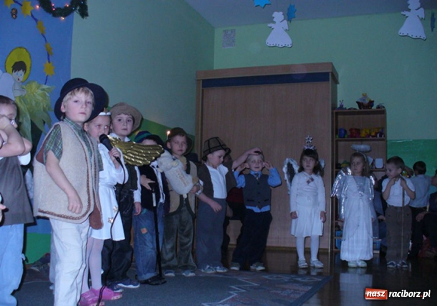 Zdjęcie w galerii na portalu naszraciborz.pl: Przedszkolne jasełka w Brzeziu wiadomości z regionu