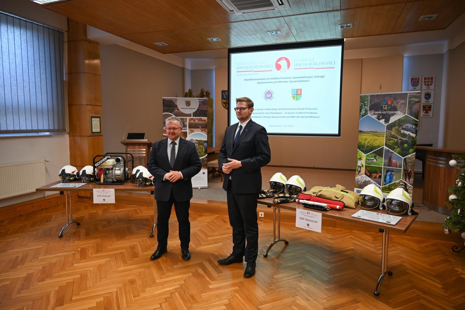 Zdjęcie w galerii na portalu naszraciborz.pl: Ochotnicy z Owsiszcz i Chałupek dostali nowy sprzęt wiadomości z regionu