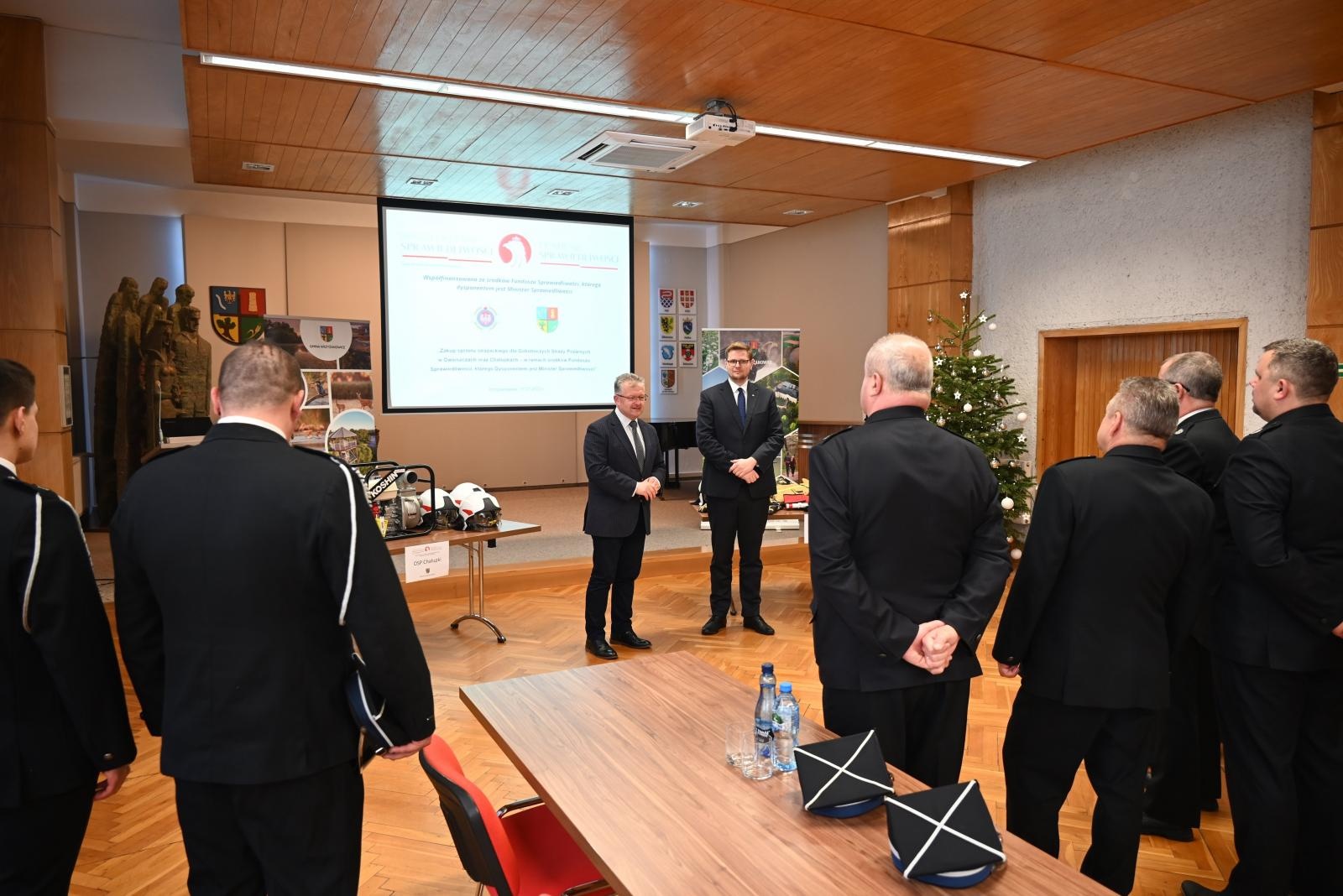 Zdjęcie w galerii na portalu naszraciborz.pl: Ochotnicy z Owsiszcz i Chałupek dostali nowy sprzęt wiadomości z regionu