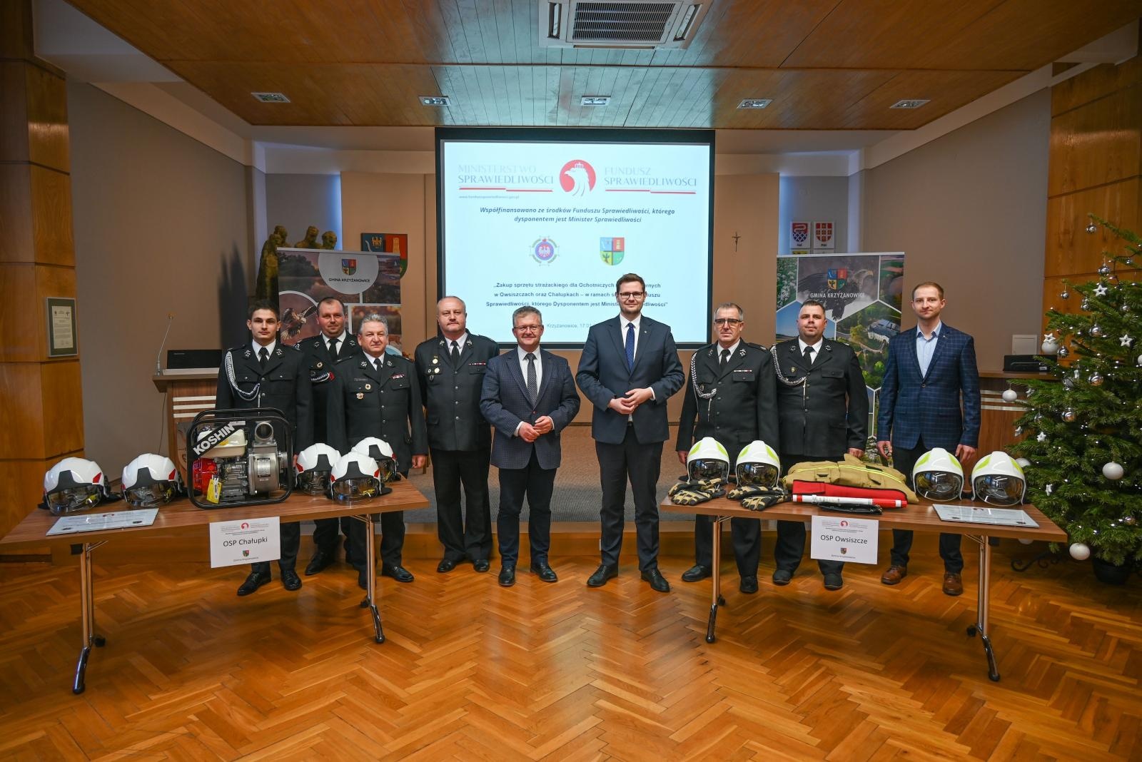 Zdjęcie w galerii na portalu naszraciborz.pl: Ochotnicy z Owsiszcz i Chałupek dostali nowy sprzęt wiadomości z regionu