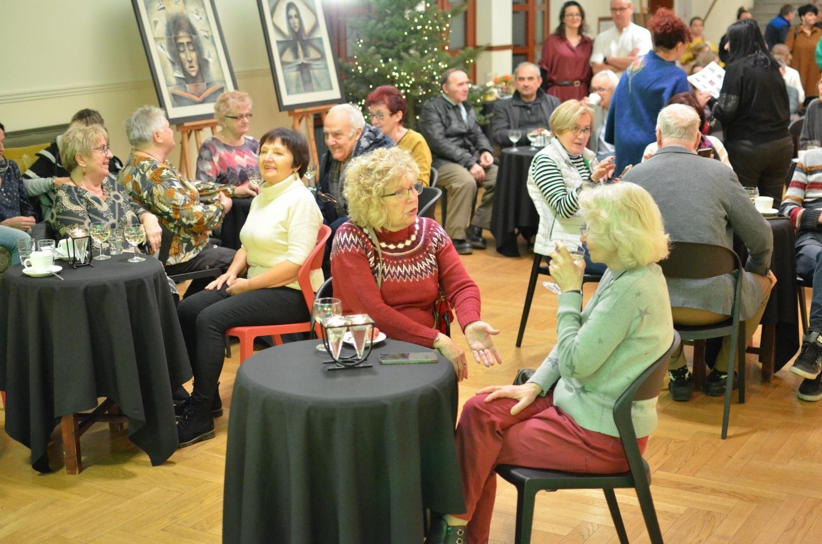 Zdjęcie w galerii na portalu naszraciborz.pl: W punkt. Spotkanie z malarstwem Sławka Grucy wiadomości z regionu
