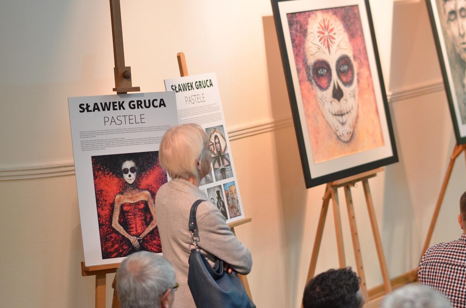 Zdjęcie w galerii na portalu naszraciborz.pl: W punkt. Spotkanie z malarstwem Sławka Grucy wiadomości z regionu