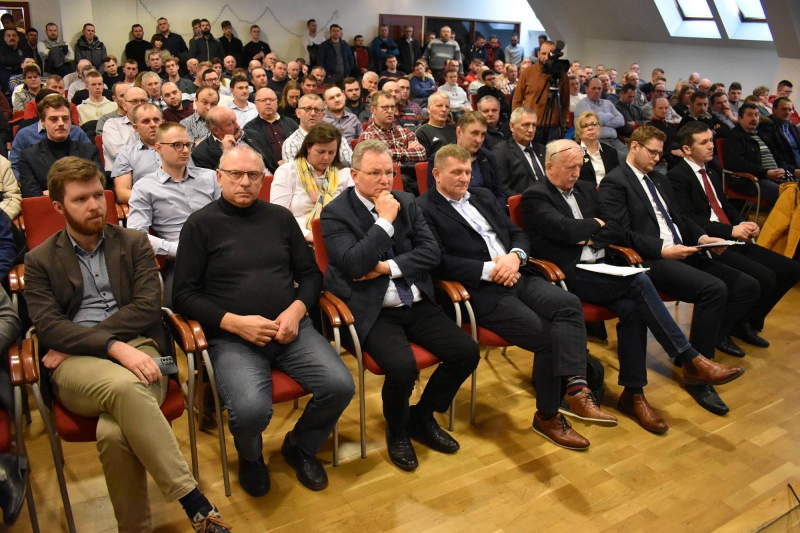 Zdjęcie w galerii na portalu naszraciborz.pl: Rolnicy ziemi raciborskiej rozbili bank. Zyskali dostęp do ponad 2100 ha gruntów wiadomości z regionu