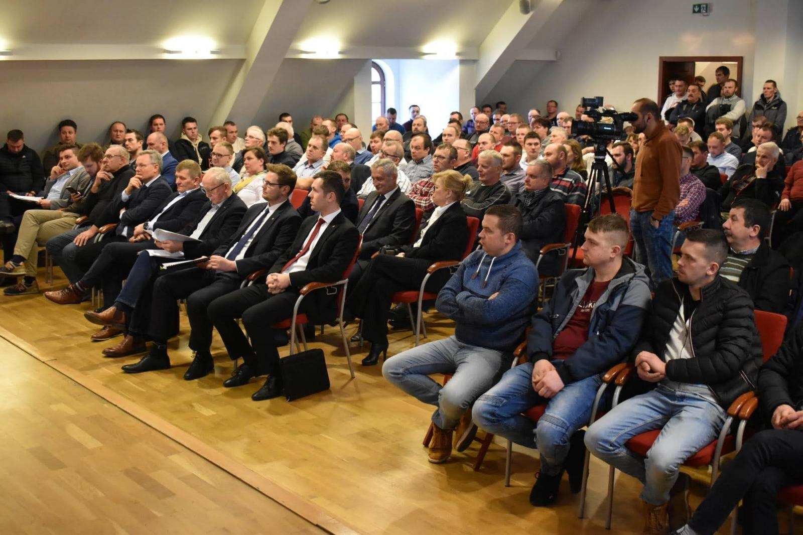 Zdjęcie w galerii na portalu naszraciborz.pl: Rolnicy ziemi raciborskiej rozbili bank. Zyskali dostęp do ponad 2100 ha gruntów wiadomości z regionu