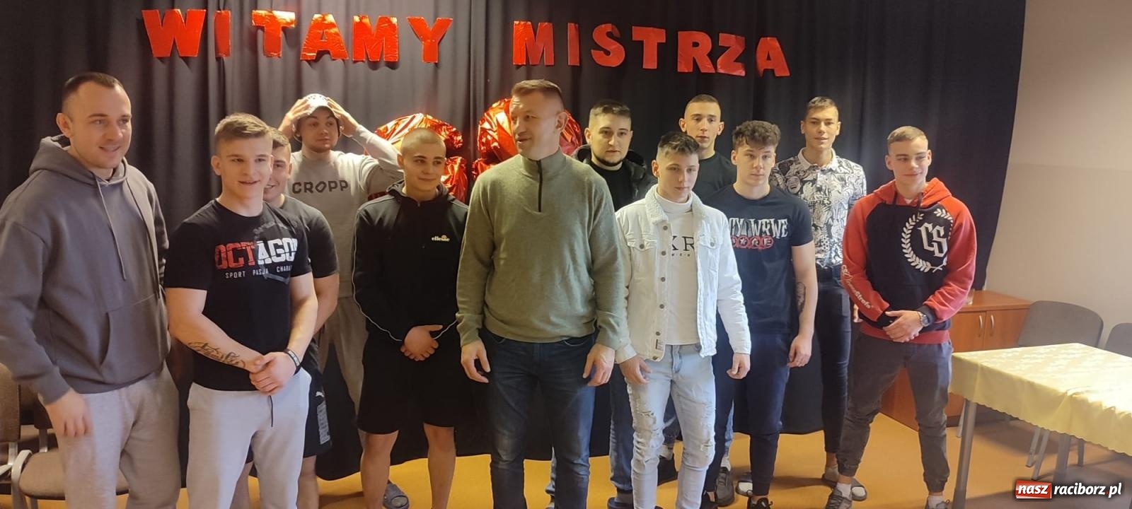 Zdjęcie w galerii na portalu naszraciborz.pl: Czujesz strach, nie walcz! Tomasz Adamek w Raciborzu wiadomości z regionu