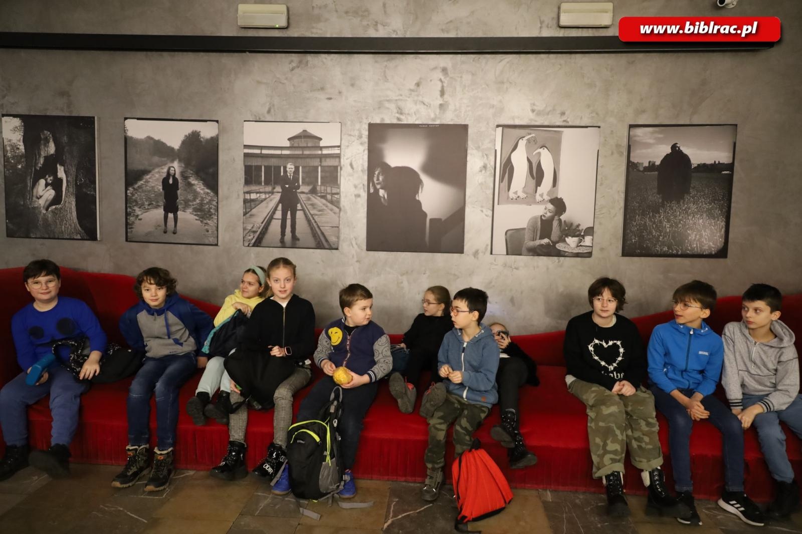 Zdjęcie w galerii na portalu naszraciborz.pl: Biblioteczne ferie z teatrem wiadomości z regionu