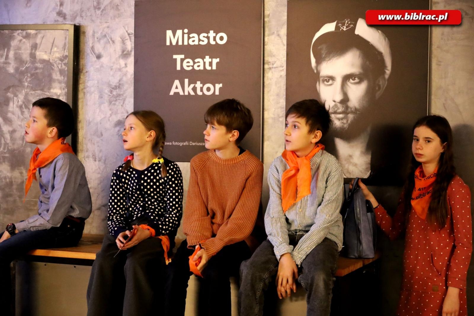 Zdjęcie w galerii na portalu naszraciborz.pl: Biblioteczne ferie z teatrem wiadomości z regionu