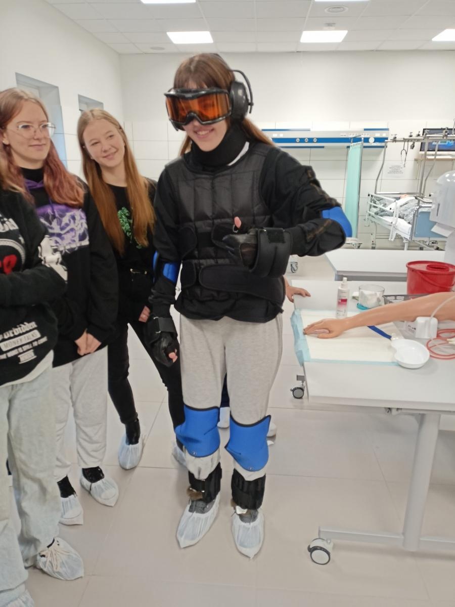 Zdjęcie w galerii na portalu naszraciborz.pl: Raciborscy uczniowie szkół średnich poznali MCSM w Raciborzu wiadomości z regionu