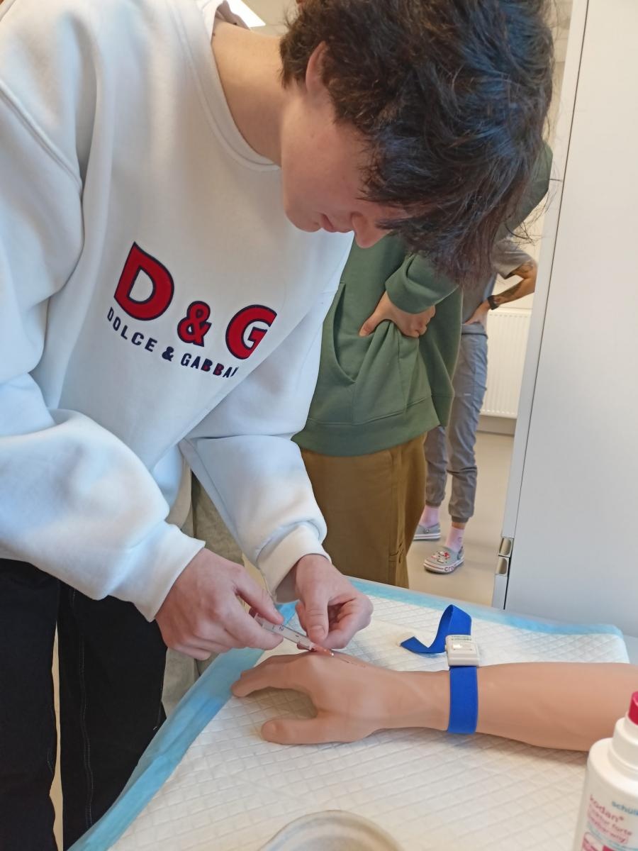 Zdjęcie w galerii na portalu naszraciborz.pl: Raciborscy uczniowie szkół średnich poznali MCSM w Raciborzu wiadomości z regionu