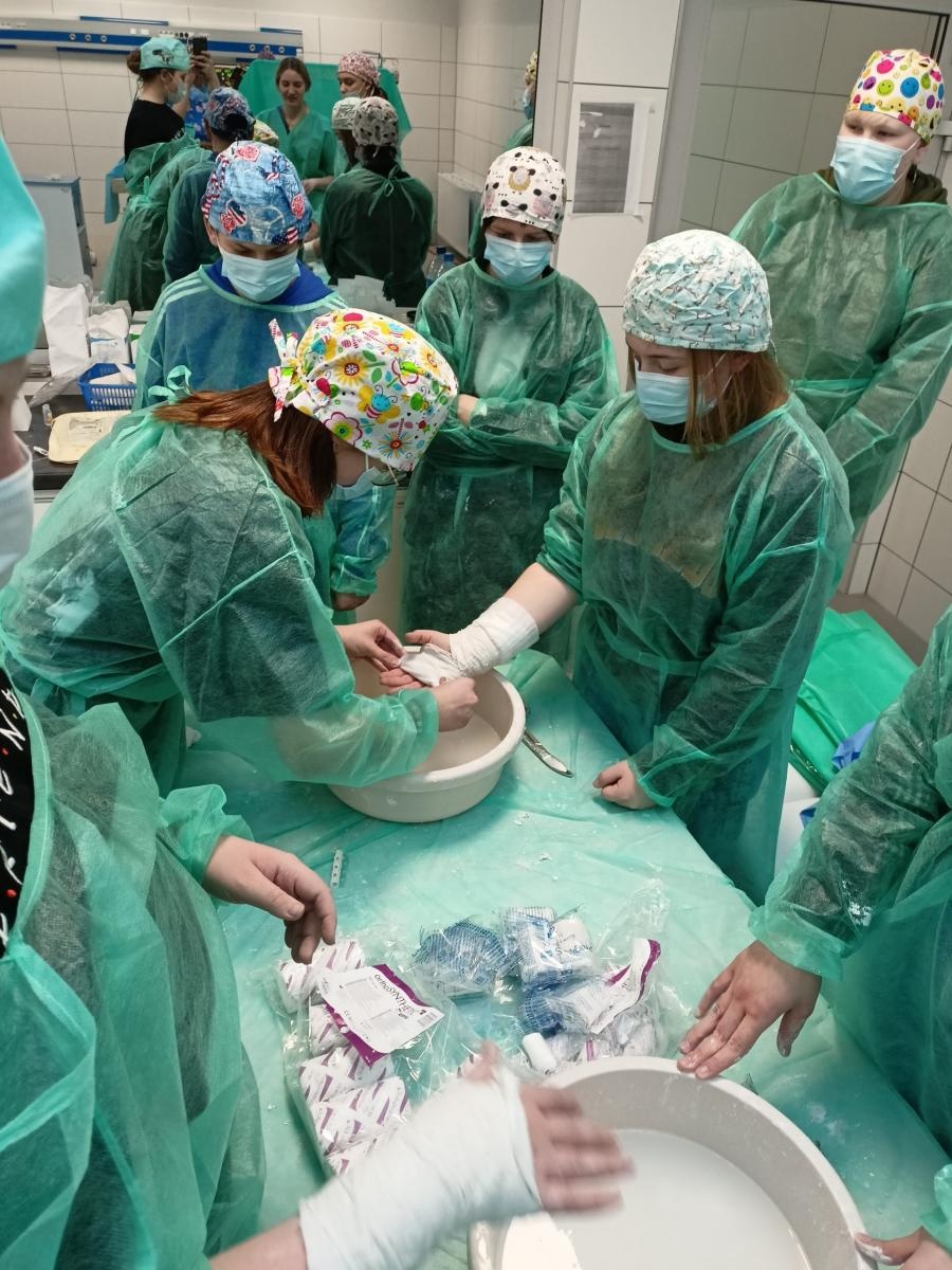 Zdjęcie w galerii na portalu naszraciborz.pl: Raciborscy uczniowie szkół średnich poznali MCSM w Raciborzu wiadomości z regionu