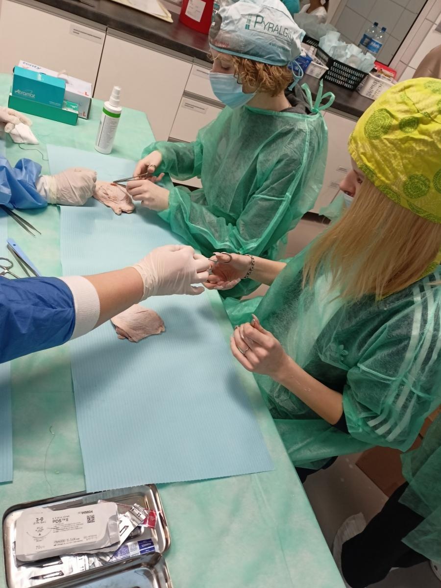 Zdjęcie w galerii na portalu naszraciborz.pl: Raciborscy uczniowie szkół średnich poznali MCSM w Raciborzu wiadomości z regionu