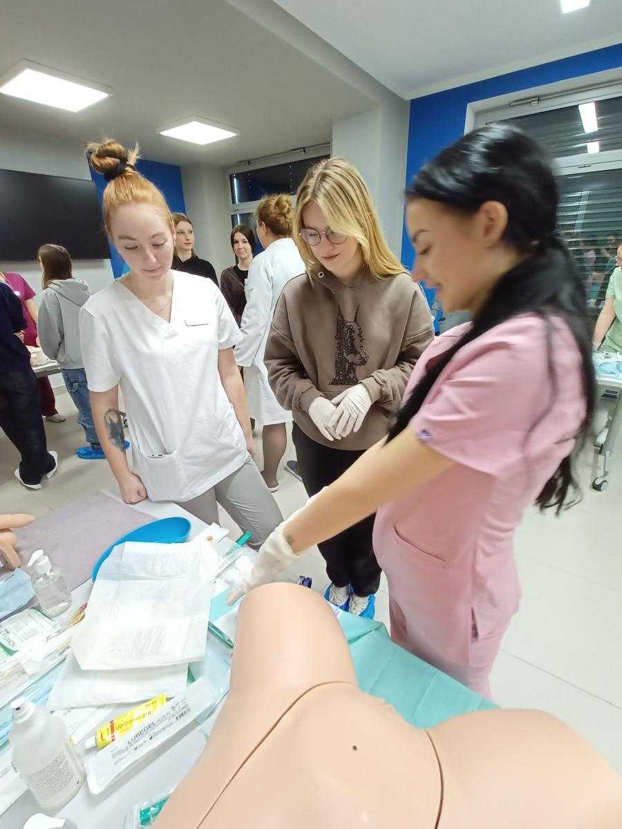 Zdjęcie w galerii na portalu naszraciborz.pl: Raciborscy uczniowie szkół średnich poznali MCSM w Raciborzu wiadomości z regionu