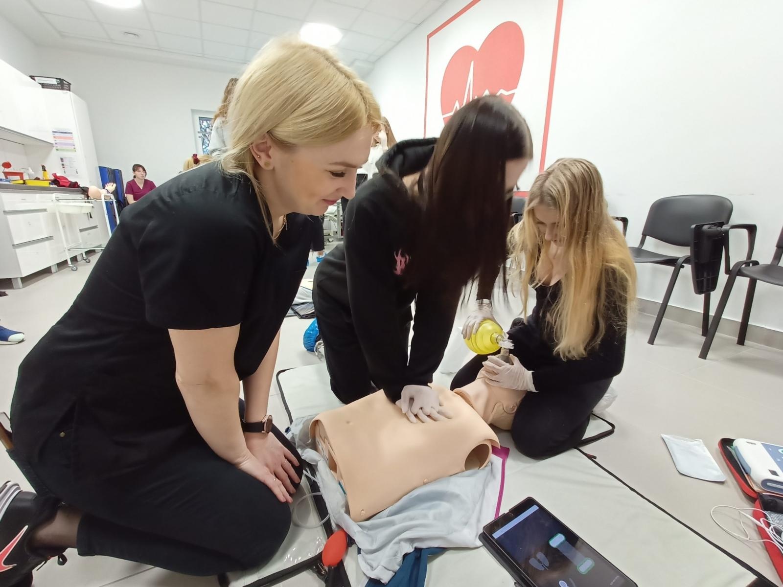 Zdjęcie w galerii na portalu naszraciborz.pl: Raciborscy uczniowie szkół średnich poznali MCSM w Raciborzu wiadomości z regionu