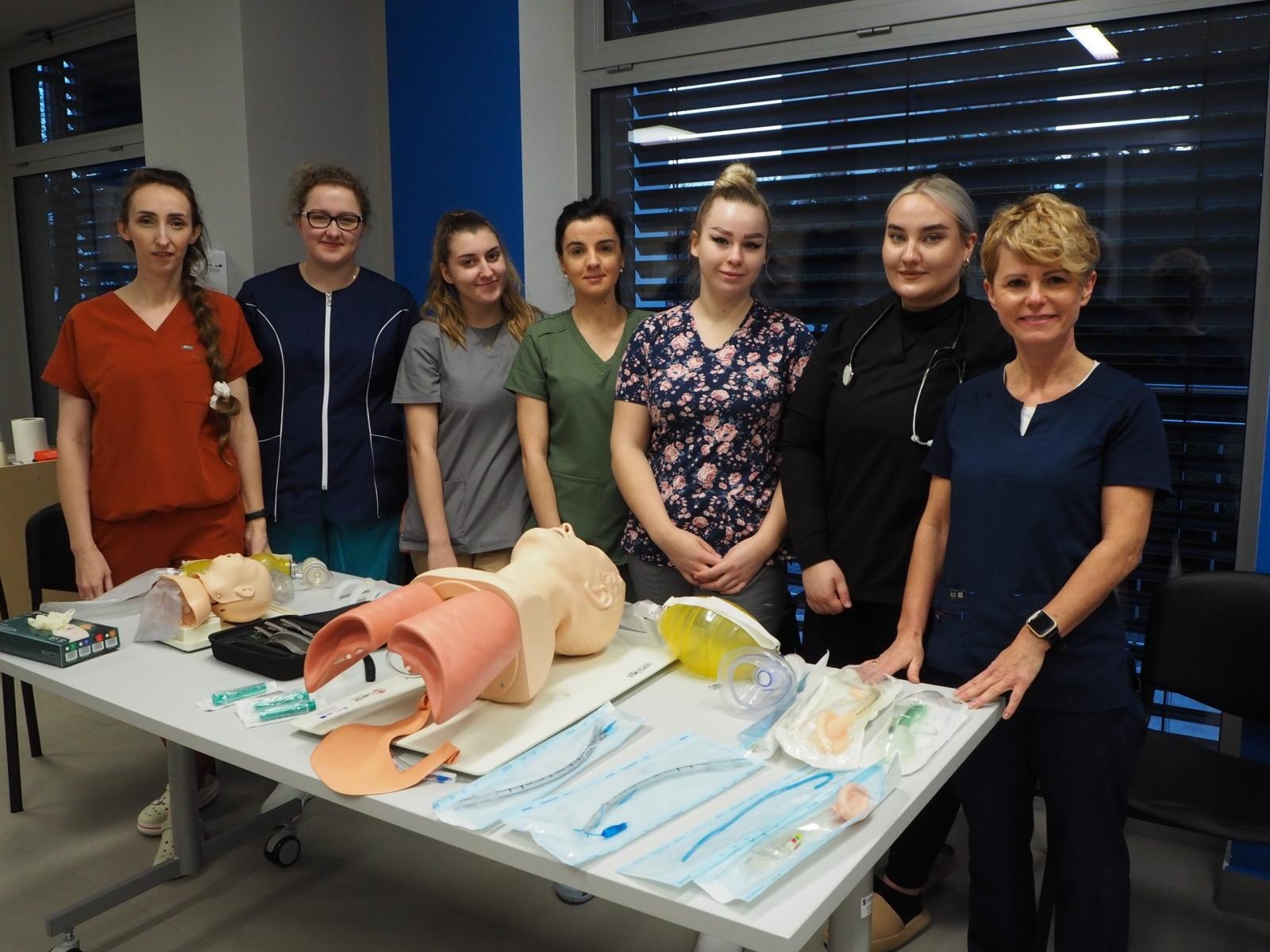 Zdjęcie w galerii na portalu naszraciborz.pl: Raciborscy uczniowie szkół średnich poznali MCSM w Raciborzu wiadomości z regionu