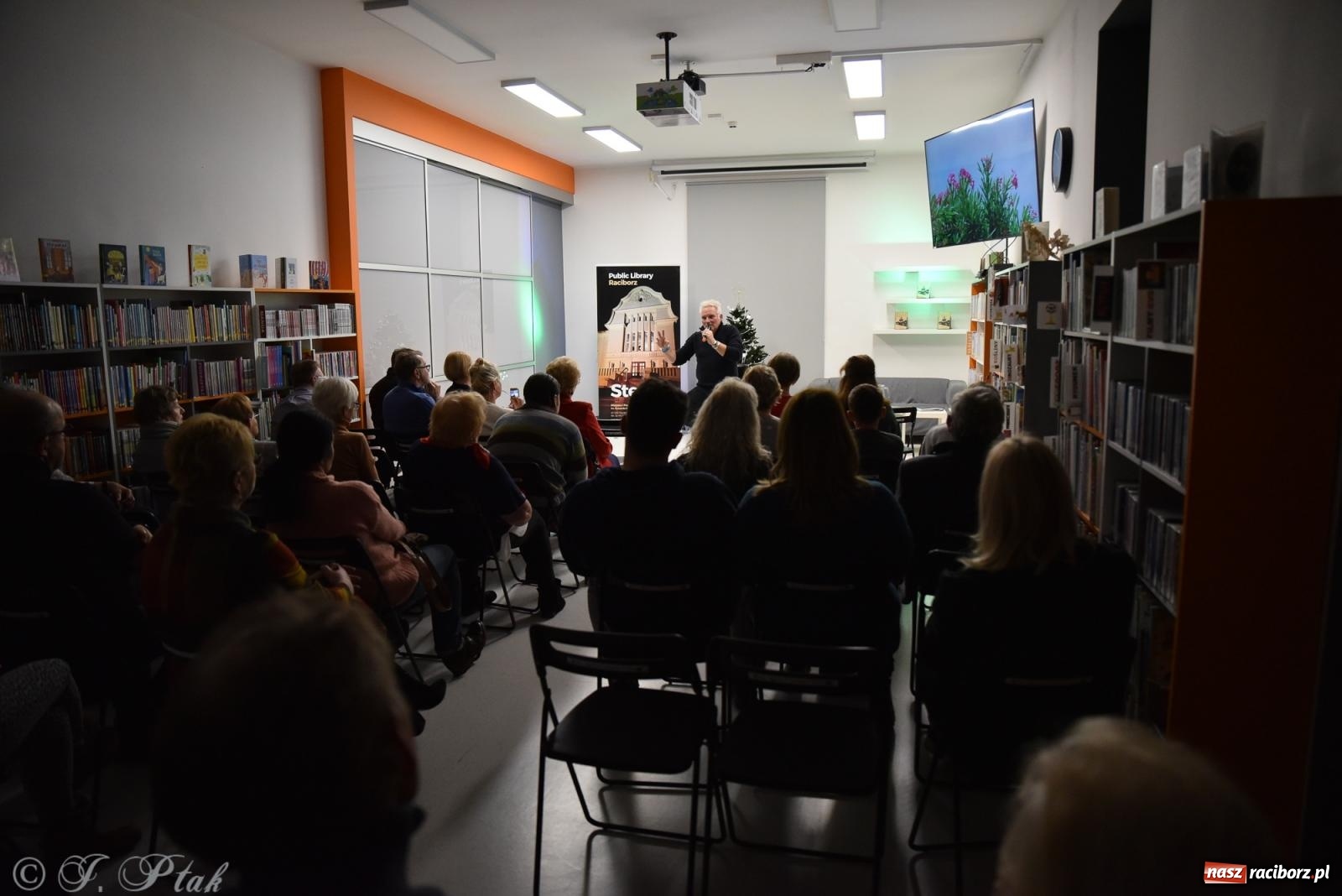 Zdjęcie w galerii na portalu naszraciborz.pl: Polska według Kreta - spotkanie w Raciborzu [FOTO i WIDEO] wiadomości z regionu