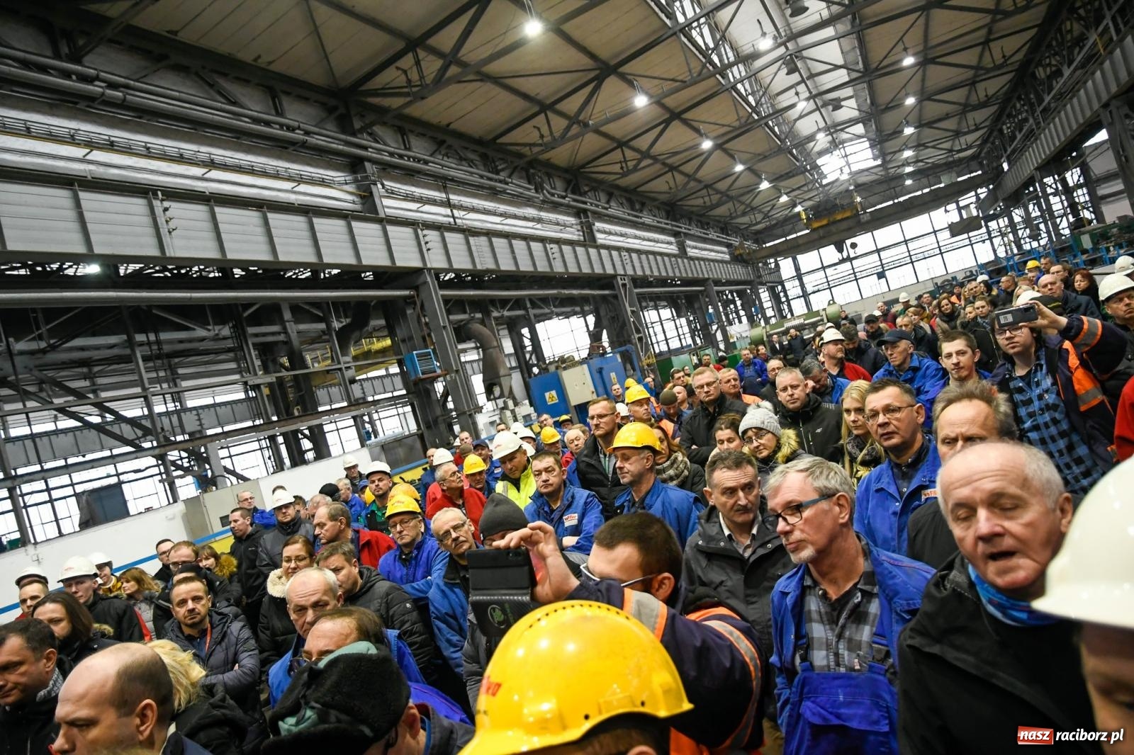 Zdjęcie w galerii na portalu naszraciborz.pl: Związkowcy z Rafako napisali list do premiera Tuska. Korespondencja wyciekła do mediów. Mowa o możliwej upadłości wiadomości z regionu