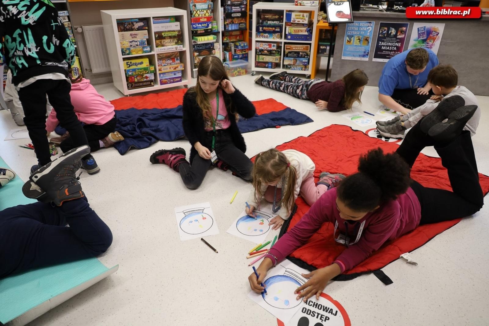 Zdjęcie w galerii na portalu naszraciborz.pl: Filmowe Ferie z raciborską Biblioteką na półmetku wiadomości z regionu