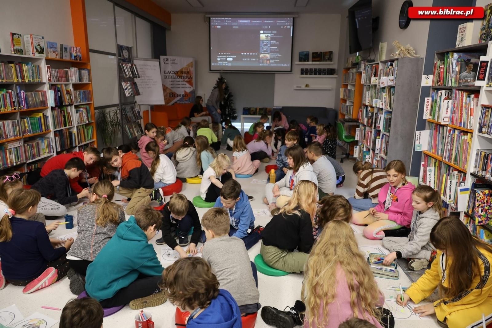 Zdjęcie w galerii na portalu naszraciborz.pl: Filmowe Ferie z raciborską Biblioteką na półmetku wiadomości z regionu