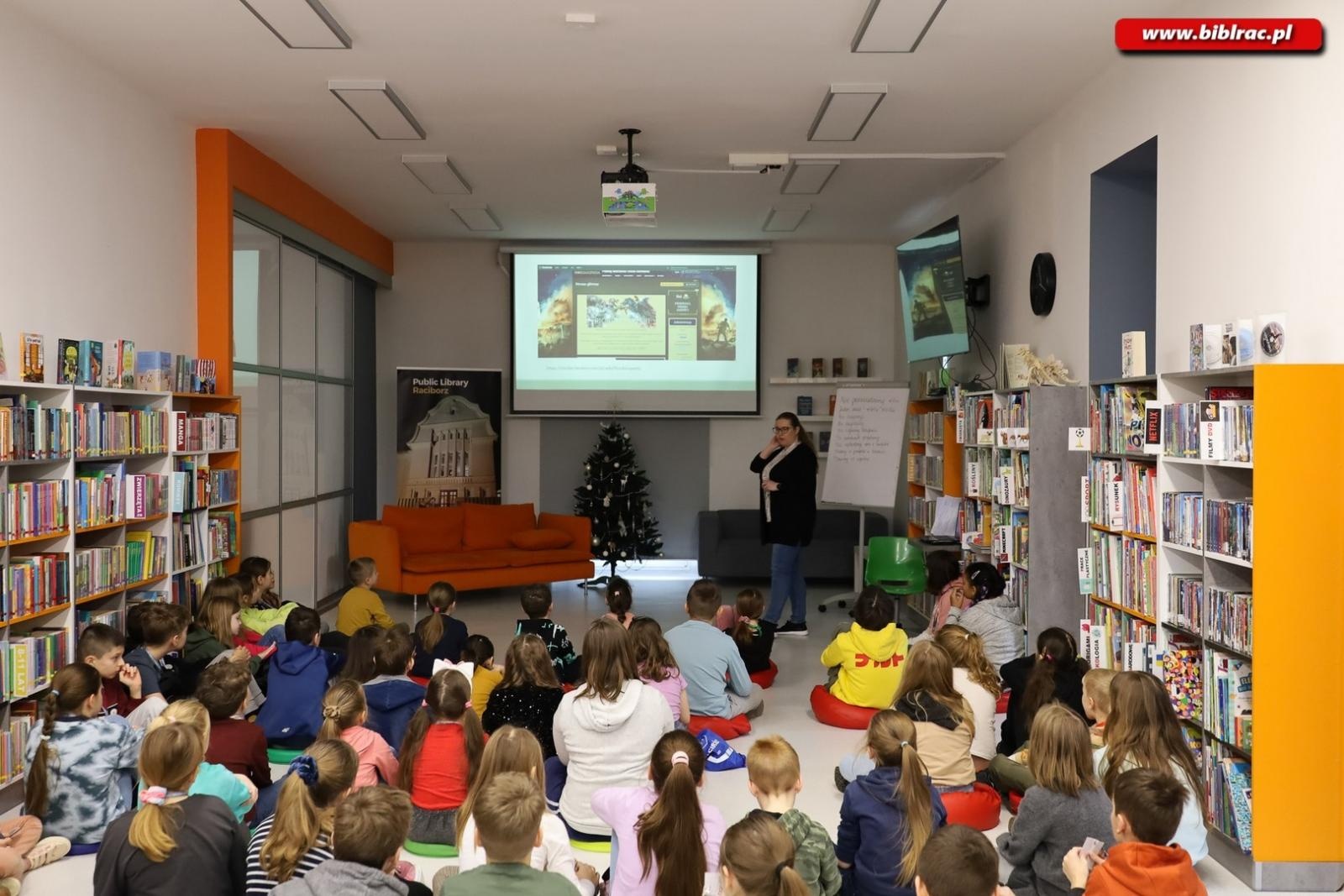 Zdjęcie w galerii na portalu naszraciborz.pl: Filmowe Ferie z raciborską Biblioteką na półmetku wiadomości z regionu