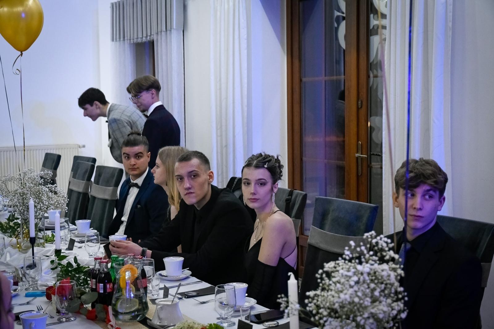 Zdjęcie w galerii na portalu naszraciborz.pl: Studniówka Diecezjalnego LO w Raciborzu [FOTO i WIDEO] wiadomości z regionu