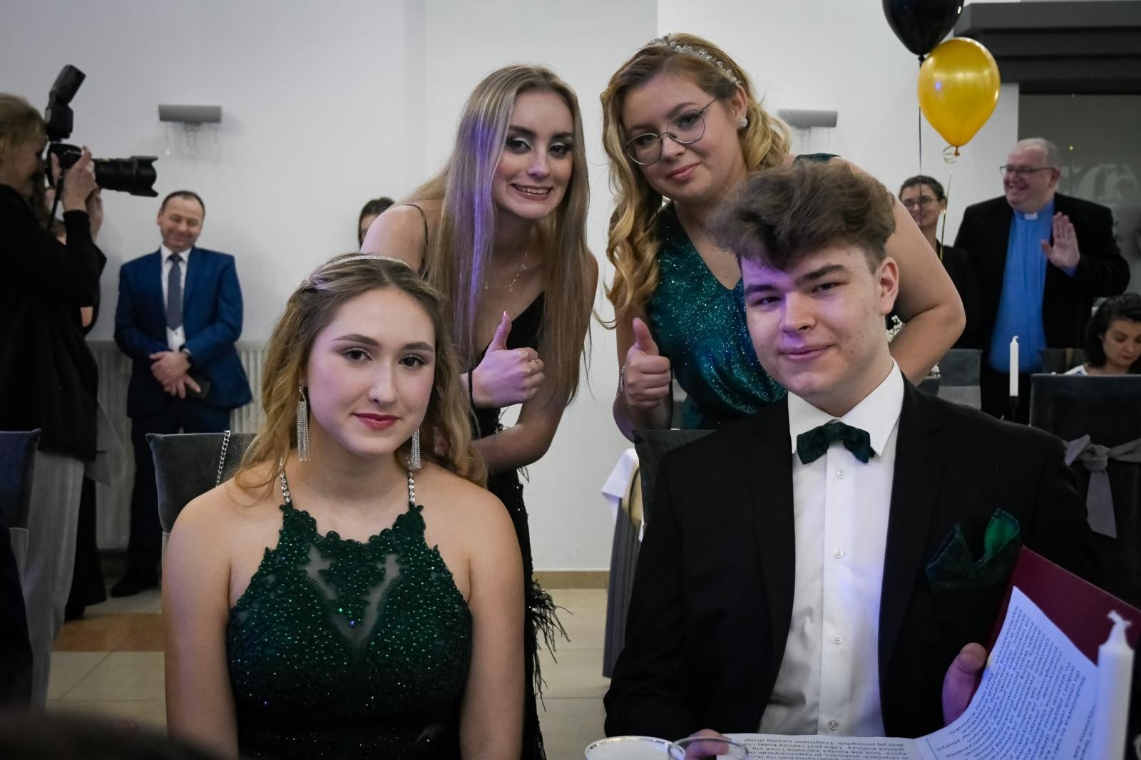 Zdjęcie w galerii na portalu naszraciborz.pl: Studniówka Diecezjalnego LO w Raciborzu [FOTO i WIDEO] wiadomości z regionu