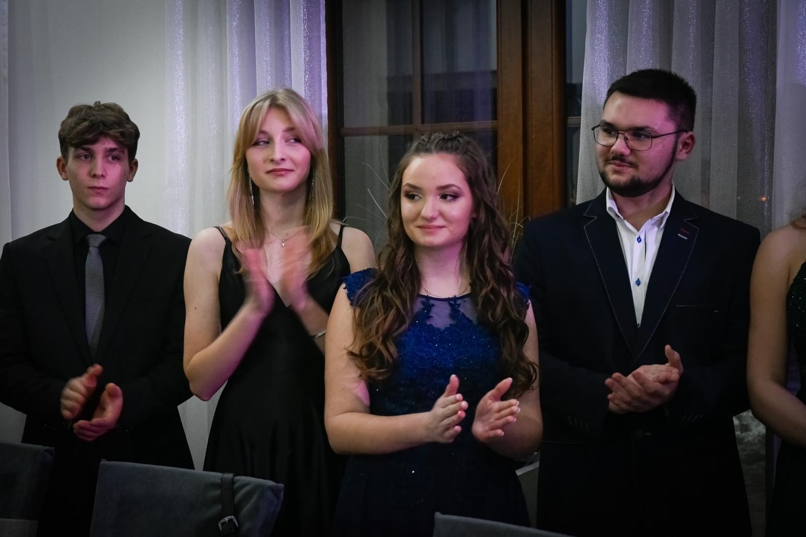 Zdjęcie w galerii na portalu naszraciborz.pl: Studniówka Diecezjalnego LO w Raciborzu [FOTO i WIDEO] wiadomości z regionu