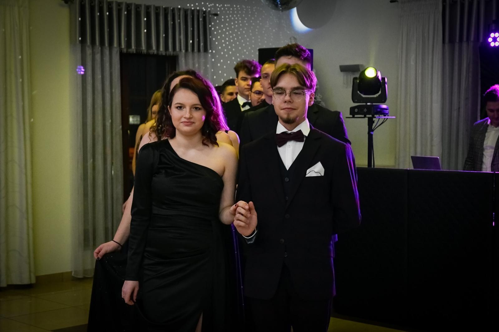 Zdjęcie w galerii na portalu naszraciborz.pl: Studniówka Diecezjalnego LO w Raciborzu [FOTO i WIDEO] wiadomości z regionu