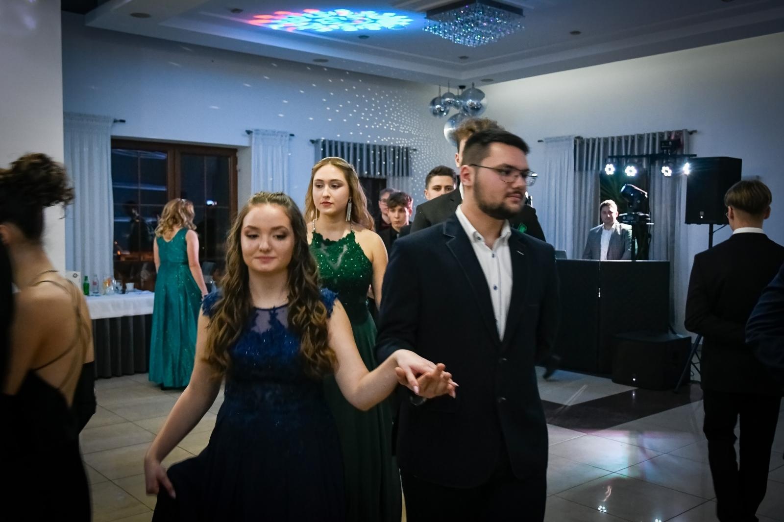 Zdjęcie w galerii na portalu naszraciborz.pl: Studniówka Diecezjalnego LO w Raciborzu [FOTO i WIDEO] wiadomości z regionu