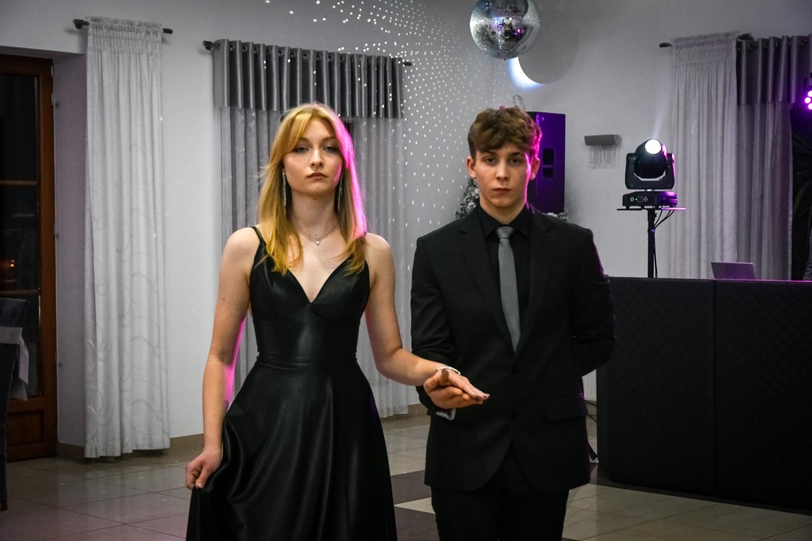 Zdjęcie w galerii na portalu naszraciborz.pl: Studniówka Diecezjalnego LO w Raciborzu [FOTO i WIDEO] wiadomości z regionu