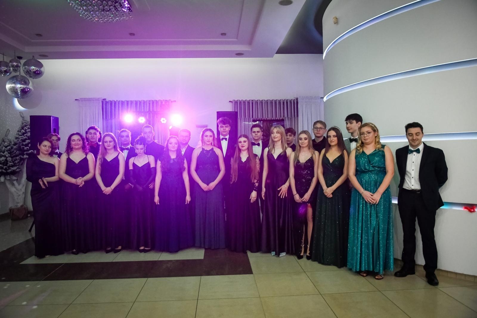 Zdjęcie w galerii na portalu naszraciborz.pl: Studniówka Diecezjalnego LO w Raciborzu [FOTO i WIDEO] wiadomości z regionu