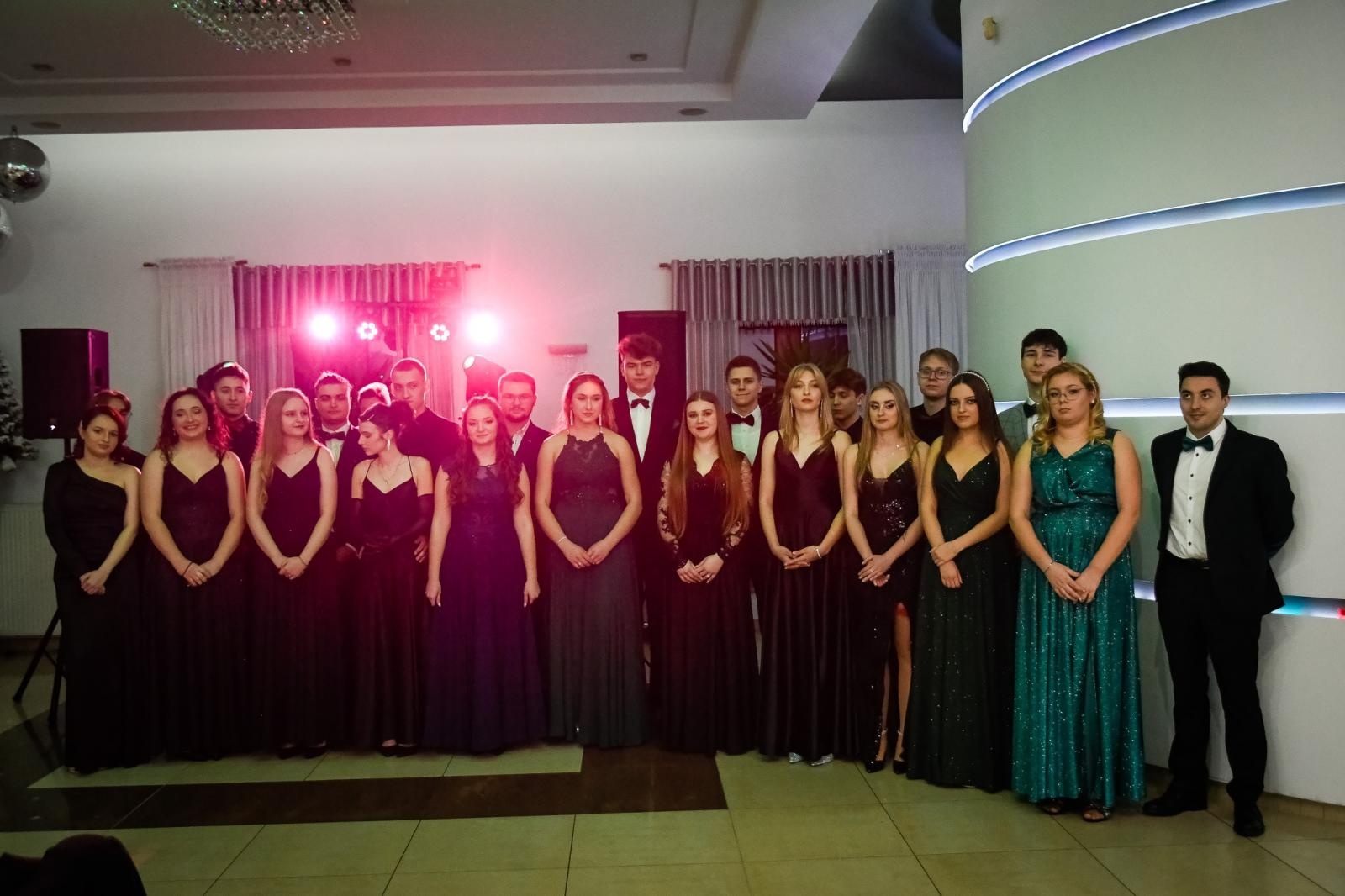 Zdjęcie w galerii na portalu naszraciborz.pl: Studniówka Diecezjalnego LO w Raciborzu [FOTO i WIDEO] wiadomości z regionu