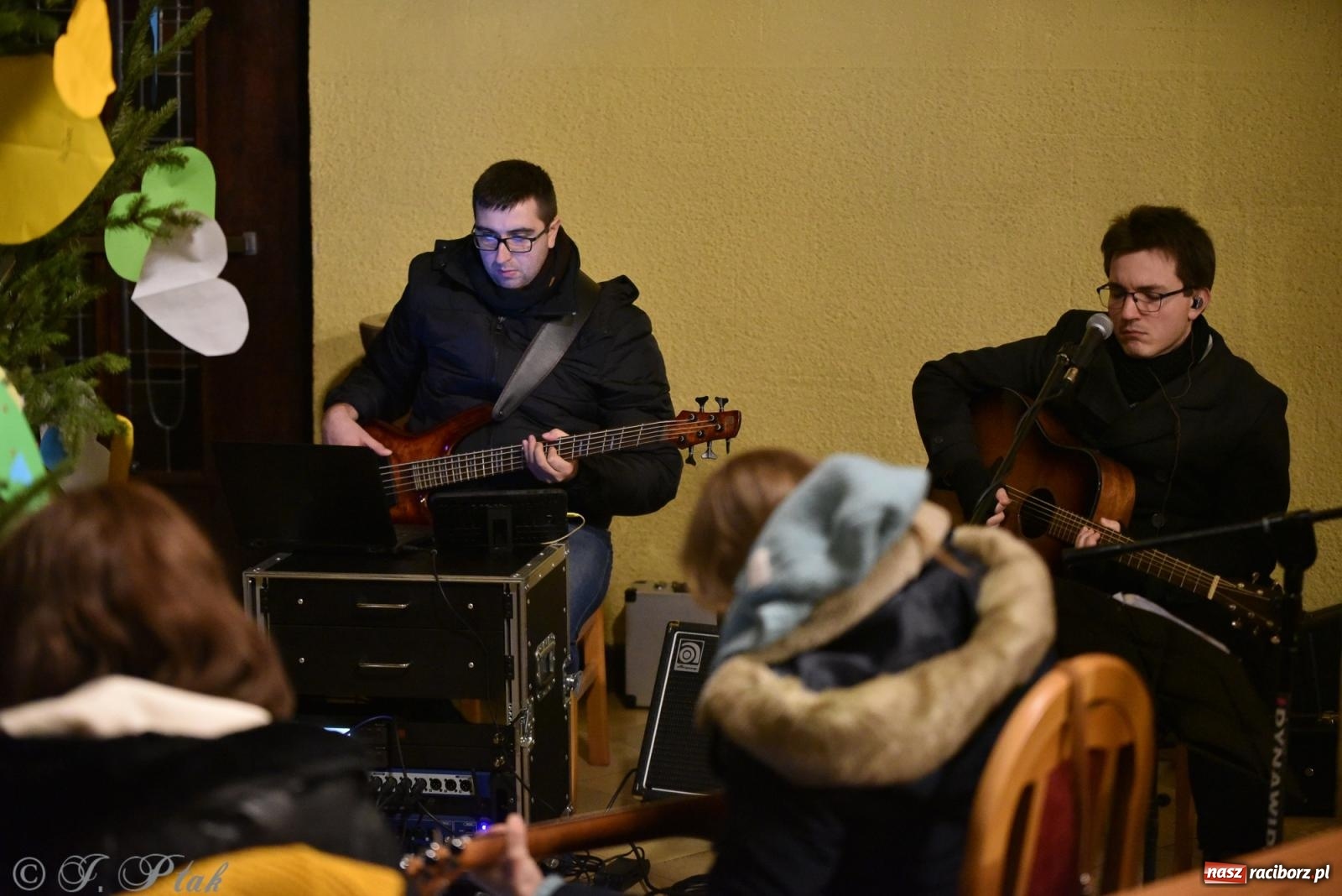 Zdjęcie w galerii na portalu naszraciborz.pl: Raciborski wieczór uwielbienia w świątecznej scenerii wiadomości z regionu