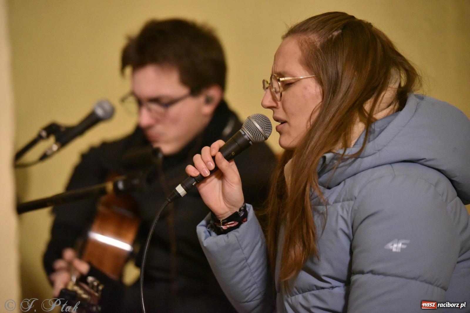 Zdjęcie w galerii na portalu naszraciborz.pl: Raciborski wieczór uwielbienia w świątecznej scenerii wiadomości z regionu